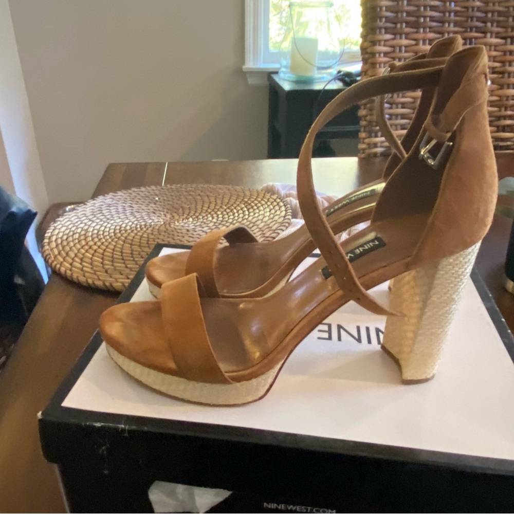 Nine West Dempsey sandal size 9